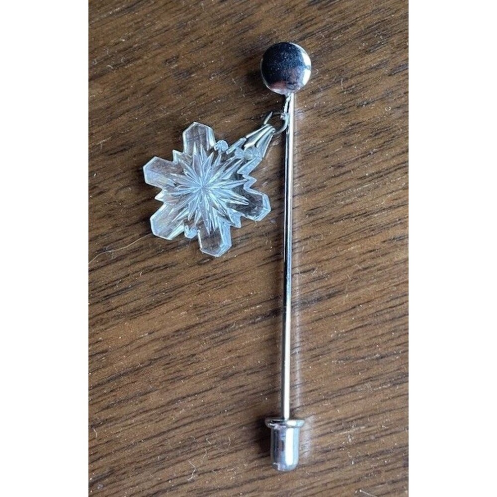 Dangling Snowflake Lapel Pin Silver Color - Picture 2 of 3